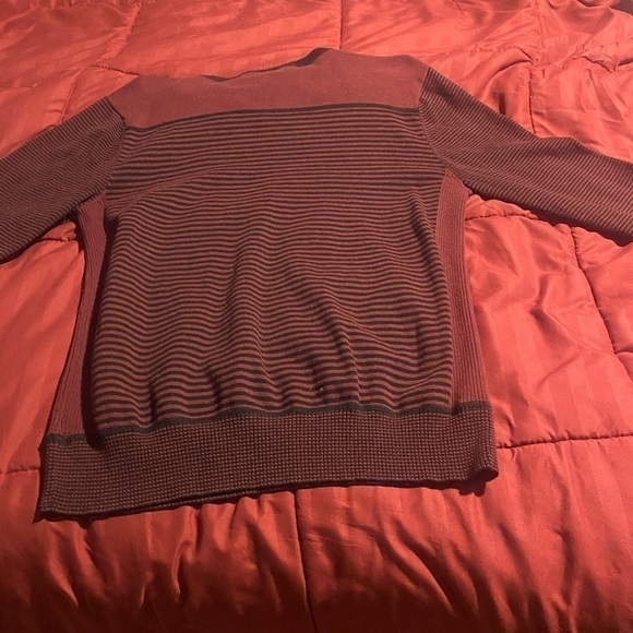 Guess long sleeve sweater - Picture 6 of 6